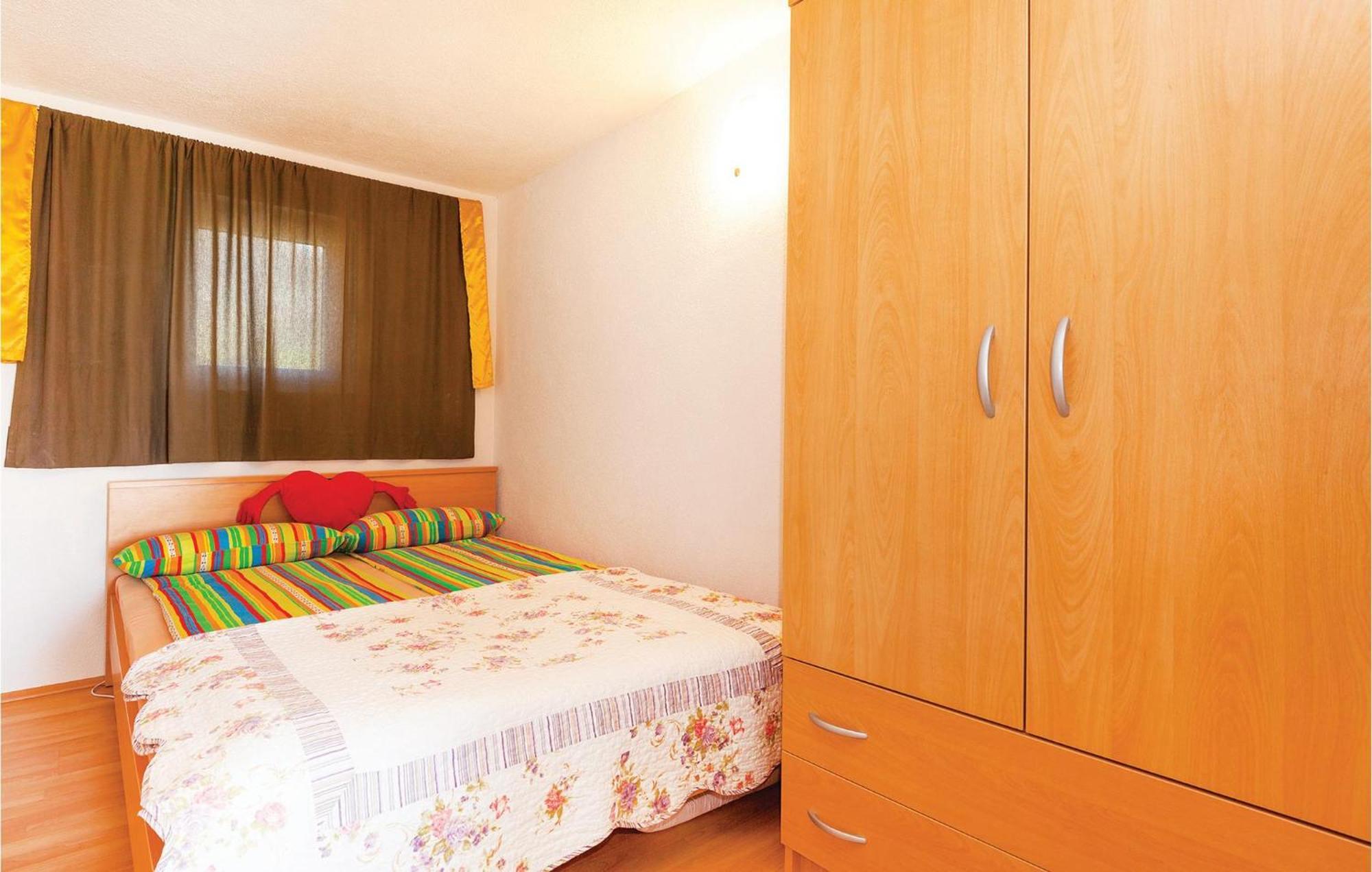 Gorgeous Apartment In Klenovica With Kitchen ภายนอก รูปภาพ